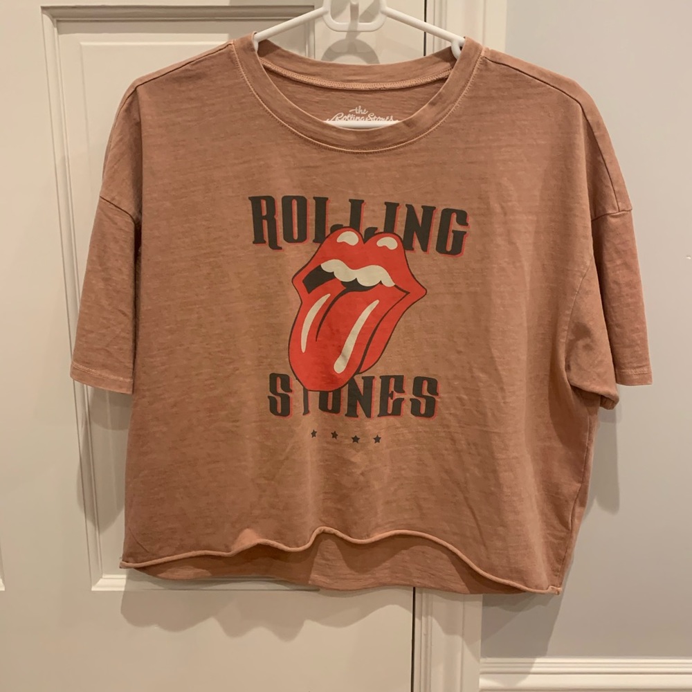 american eagle rolling stones crop top